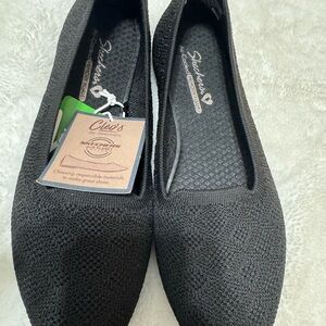 Skechers Women's Black Knit Flats